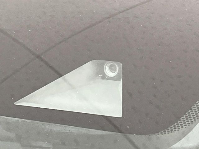 �y�C���e���W�F���g�G�}�[�W�F���V�[�u���[�L�z�t�����g�J�����őO���̎ԗ�����s�҂����m�B�Փ˂������Ȏ��͏Փ˔�Q�y���u���[�L���쓮�A�Փˉ�����T�|�[�g�B�����S�Ƀh���C�u�����y���݂��������܂��B