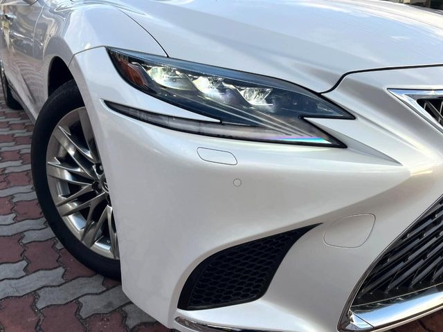 �y�O��LED�w�b�h���C�g�z�X�^�C���b�V���Ȍ����ڂ̎O��LED�w�b�h���C�g�𑕔���X�^�C�������łȂ��A��Ԃ̑��s�����E�ǍD�ň��S���Ă���肢�������܂��B