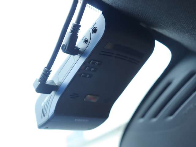 �h�C�c�̃{���{���`���[�j���O���[�J�[HEICO SPORTIV�̐��K�̔��X���t���ƈ��m���ɂ�HEICO SPORTIV�v���~�A���p�[�g�i�[KANTO / TOKAI�Ƃ��ĉ^�c�����Ă��܂��B