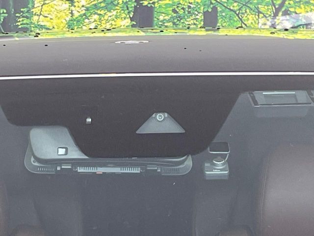 �yi-ACTIVESENSE�z���s���ɑO���̎ԗ�����F�����A�Փ˂������Ȏ��͌x��ƃu���[�L�ŏՓˉ���Ɣ�Q�y�����A�V�X�g�B�����S�Ƀh���C�u�����y���݂��������܂��B