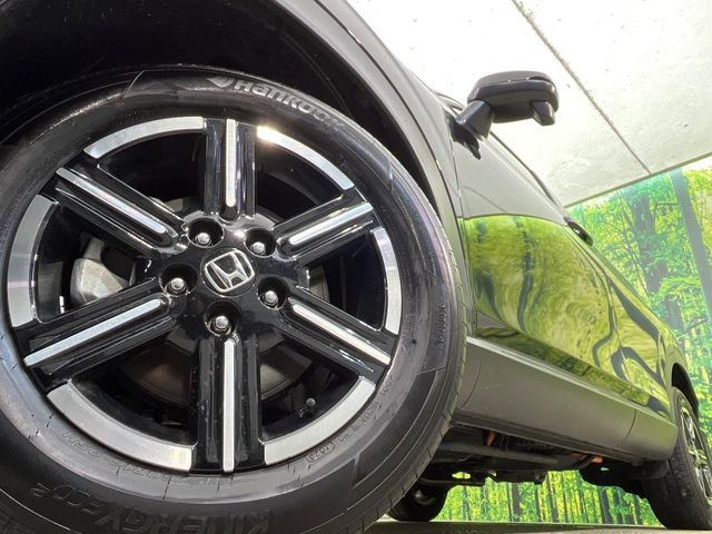 �y����16�C���`�A���~�z�C�[���z�O�ςɃ}�b�`���������A���~�z�C�[���𑕒����Ă���܂��B�e��ЊO�A���~�z�C�[����A�X�^�b�h���X�^�C�����戵�����Ă���܂��B���񂲑��k����������