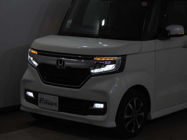 軽マートは、兵庫県高砂市の国道2号線沿いにあります!大きな『軽』の文字の看板が目印です♪皆様のご来店を心よりお待ちしております!!