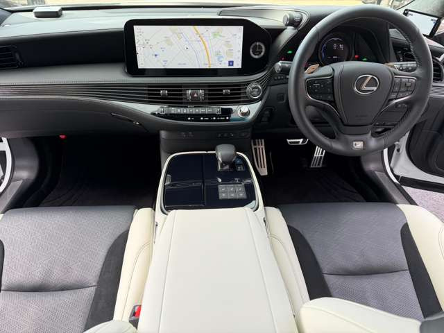 12.3�C���`�E�^�b�`�p�l�����C�h�f�B�X�v���C�E�i�r�ETV�E�u���[�g�D�[�X�EUSB�EETC�B