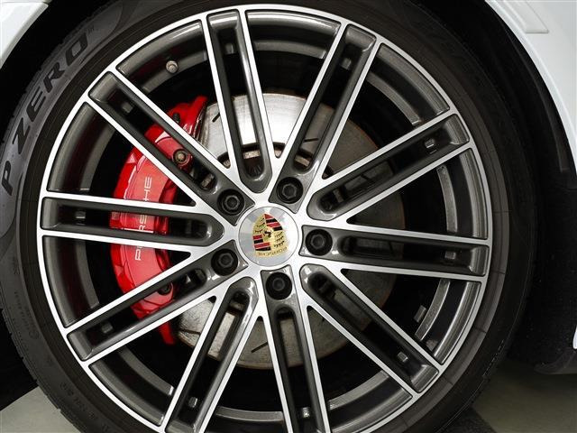 �I�v�V����:21�C���`911�^�[�{�f�U�C���z�C�[��