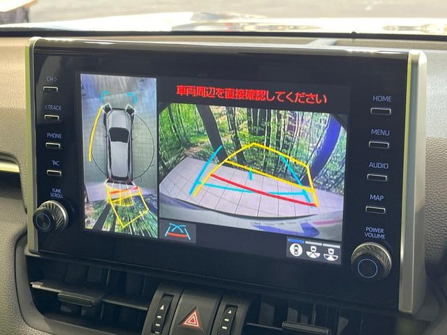 【パノラミックビューモニター】専用のカメラにより、上から見下ろしたような視点で360度クルマの周囲を確認することができます☆死角部分も確認しやすく、狭い場所での切り返しや駐車もスムーズに行えます。