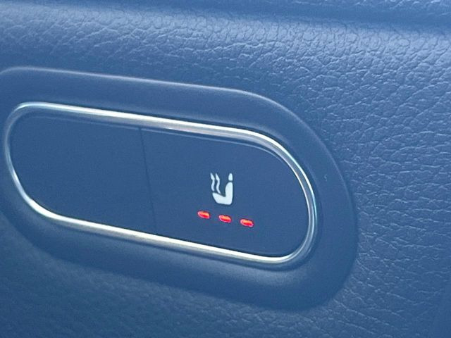 ���t�����g�V�[�g�q�[�e�B���O:�^�]�ȁE����ȋ��ɎO�i�K�Œ��߂��\�ȃV�[�g�q�[�^�[�𑕔����Ă���܂��B�G�߂��킸���K�ɂ��g�p���������܂��B