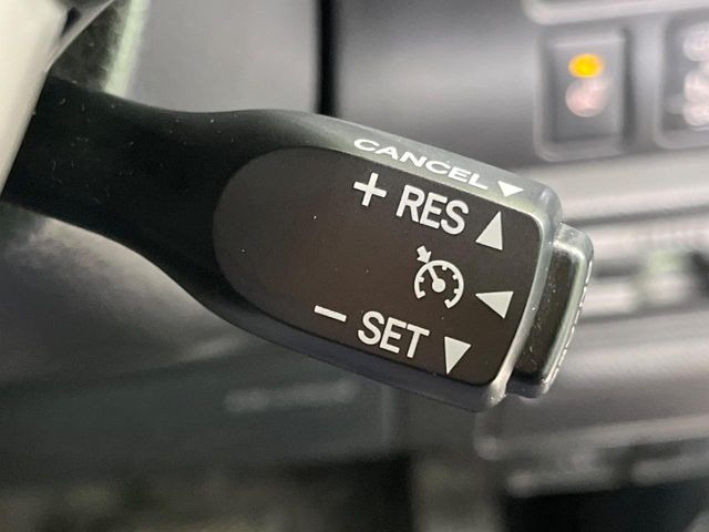 �y�N���[�Y�R���g���[���z�������H�����N���N���s�B�A�N�Z���𗣂��Ă���葬�x�ő��s���ł��A�������^�]���̕��S���y��!�����E�������ȒP�ȃX�C�b�`����Œ����ł��܂��B