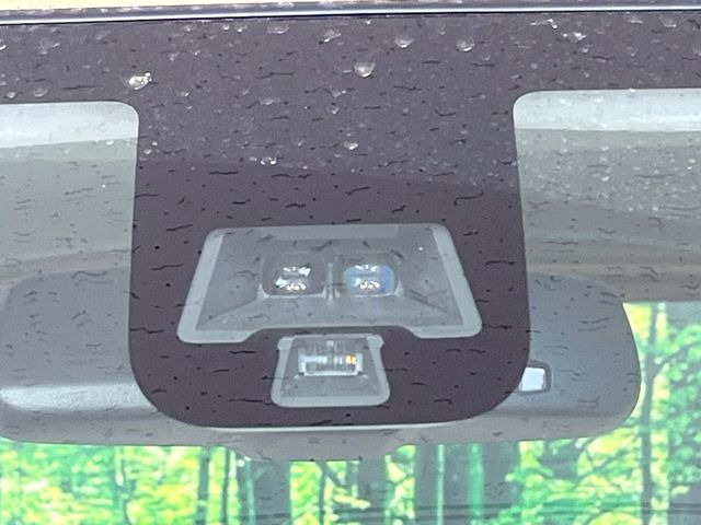 �y�G�}�[�W�F���V�[�u���[�L�z���s���ɑO���̎ԗ�����F�����A�Փ˂������Ȏ��͌x��ƃu���[�L�ŏՓˉ���Ɣ�Q�y�����A�V�X�g�B�����S�Ƀh���C�u�����y���݂��������܂��B