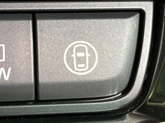 �y�X�}�[�g�u���[�L�T�|�[�g�z���s���ɑO���̎ԗ�����F�����A�Փ˂������Ȏ��͌x��ƃu���[�L�ŏՓˉ���Ɣ�Q�y�����A�V�X�g�B�����S�Ƀh���C�u�����y���݂��������܂��B