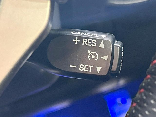 �y�N���[�Y�R���g���[���z�������H�����N���N���s�B�A�N�Z���𗣂��Ă���葬�x�ő��s���ł��A�������^�]���̕��S���y��!�����E�������ȒP�ȃX�C�b�`����Œ����ł��܂��B