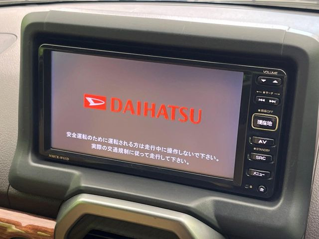 �y�����i�r�z�l�C�̏����i�r�𑕔����Ă���܂��B�i�r�̎g���₷���͂������A�I�[�f�B�I�@�\���[��!�L�����v�◷�s�͂������A�ʋ΂┃�����ȂǕ��i�̃h���C�u���y�����Ȃ�͂���