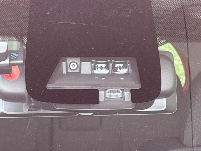 �y�g���^�Z�[�t�e�B�Z���X�z���s���ɑO���̎ԗ�����F�����A�Փ˂������Ȏ��͌x��ƃu���[�L�ŏՓˉ���Ɣ�Q�y�����A�V�X�g�B�����S�Ƀh���C�u�����y���݂��������܂��B