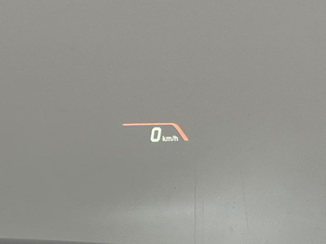 �y�J���[�w�b�h�A�b�v�f�B�X�v���C�z���݂̑��x�⑖�s�����f�W�^���\���ŉ^�]�ȑO���̃K���X�ɓ��e!�J���[�t���Ŏ��F���������A�^�]���ڐ������炳���K�v�ȏ����m�F�ł���̂łƂ��Ă��֗��ň��S!