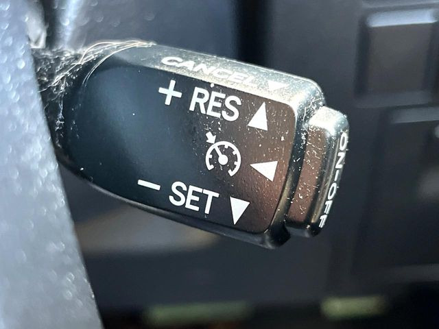 �y�N���[�Y�R���g���[���z�������H�����N���N���s�B�A�N�Z���𗣂��Ă���葬�x�ő��s���ł��A�������^�]���̕��S���y��!�����E�������ȒP�ȃX�C�b�`����Œ����ł��܂��B