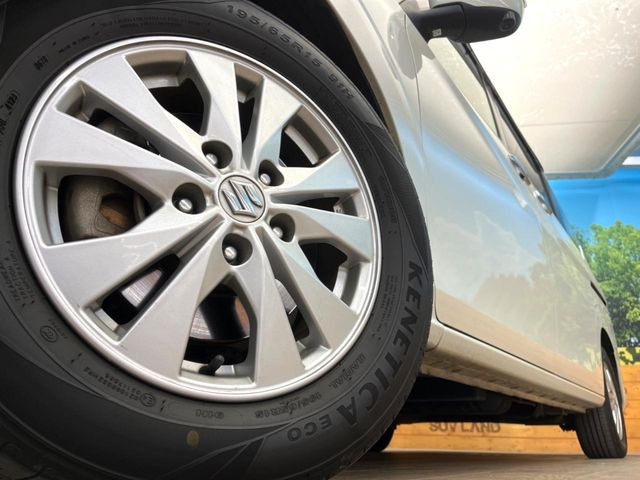 �y����15�C���`�A���~�z�C�[���z�O�ςɃ}�b�`���������A���~�z�C�[���𑕒����Ă���܂��B�e��ЊO�A���~�z�C�[����A�X�^�b�h���X�^�C�����戵�����Ă���܂��B���񂲑��k����������