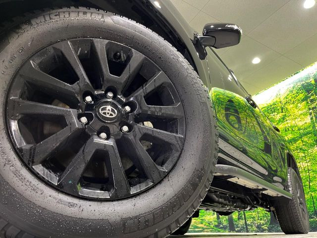 �y����18�C���`�A���~�z�C�[���z�O�ςɃ}�b�`���������A���~�z�C�[���𑕒����Ă���܂��B�e��ЊO�A���~�z�C�[����A�X�^�b�h���X�^�C�����戵�����Ă���܂��B���񂲑��k����������