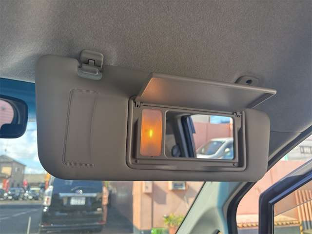 �����C�g�t���T���o�C�U�[