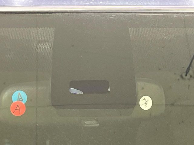 �y�Փˌy�����u�z���s���ɑO���̎ԗ�����F�����A�Փ˂������Ȏ��͌x��ƃu���[�L�ŏՓˉ���Ɣ�Q�y�����A�V�X�g�B�����S�Ƀh���C�u�����y���݂��������܂��B