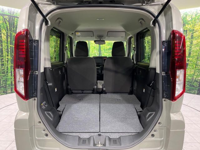 ���i�̂���������ʋ΁A���}���ɏ\���ȉ׎��X�y�[�X���m�ۂ��Ă���܂��B�Z�J���h�V�[�g��|���ƁA�傫�ȉו��̐ύڂ��\�ł���