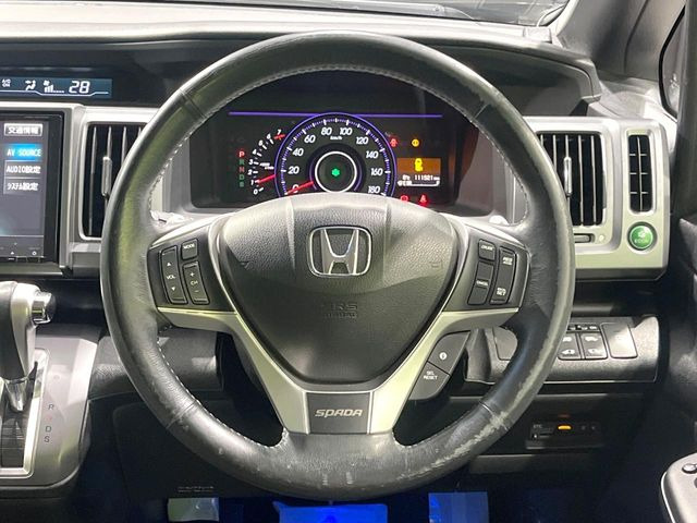 �y�����v�����X�e�A�����O�z�㎿�Ȋv���g�p���邱�ƂŁA��ɂ����������݂ƂĂ��^�]���₷���n���h���ł���