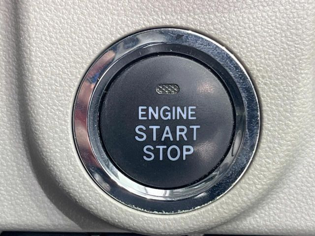 �y�L�[�t���[�V�X�e���z�J�o����|�P�b�g�ɓ��ꂽ�܂܂ł��h�A�̎{���E�������\�ȃX�}�[�g�L�[�𑕔��B�G���W���̃I���E�I�t�����J�M�����o���K�v����������Ƃ��Ă��֗��ł���