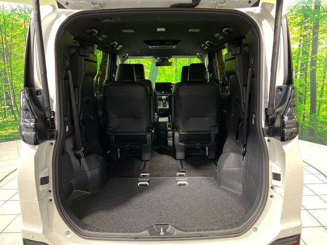 ���i�̂���������ʋ΁A���}���ɏ\���ȉ׎��X�y�[�X���m�ۂ��Ă���܂��B�Z�J���h�V�[�g��|���ƁA�傫�ȉו��̐ύڂ��\�ł���