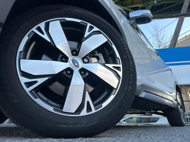 �y����18�C���`�A���~�z�C�[���z�O�ςɃ}�b�`���������A���~�z�C�[���𑕒����Ă���܂��B�e��ЊO�A���~�z�C�[����A�X�^�b�h���X�^�C�����戵�����Ă���܂��B���񂲑��k����������