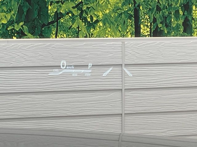 �y�J���[�w�b�h�A�b�v�f�B�X�v���C�z���݂̑��x�⑖�s�����f�W�^���\���ŉ^�]�ȑO���̃K���X�ɓ��e!�J���[�t���Ŏ��F���������A�^�]���ڐ������炳���K�v�ȏ����m�F�ł���̂łƂ��Ă��֗��ň��S!