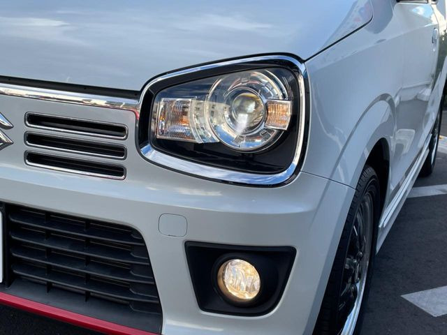 �yLED�w�b�h���C�g�z���V����ԑ��s�����ǍD�Ȏ��E���m�ۂ����S���ĉ^�]�ł��鍂�P�xLED�w�b�h���C�g�𑕔�!�_�����x�������A����d�͂��}�����Ă��܂��B