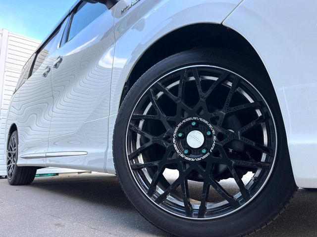 �y20�C���`�A���~�z�C�[���z�O�ςɃ}�b�`�����A���~�z�C�[���𑕒����Ă���܂��B�e��A���~�z�C�[����A�X�^�b�h���X�^�C�����戵�����Ă���܂��B���񂲑��k����������