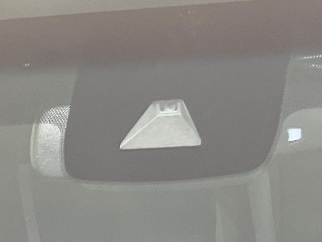 �y�g���^�Z�[�t�e�B�Z���X�z���s���ɑO���̎ԗ�����F�����A�Փ˂������Ȏ��͌x��ƃu���[�L�ŏՓˉ���Ɣ�Q�y�����A�V�X�g�B�����S�Ƀh���C�u�����y���݂��������܂��B