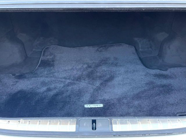 ���i�̂���������ʋ΁A���}���ɏ\���ȉ׎��X�y�[�X���m�ۂ��Ă���܂��B