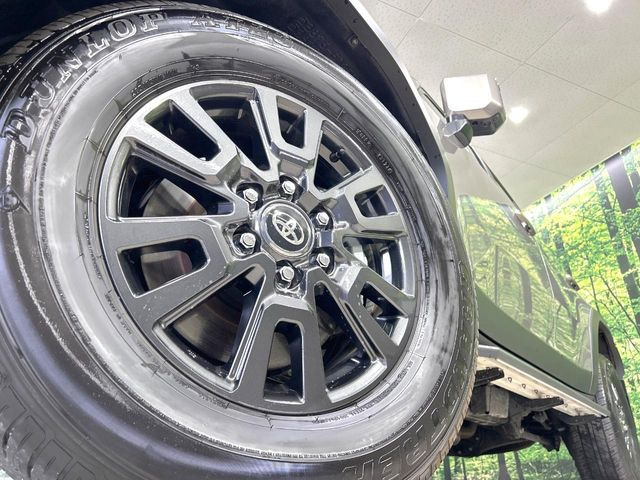 �y����18�C���`�A���~�z�C�[���z�O�ςɃ}�b�`���������A���~�z�C�[���𑕒����Ă���܂��B�e��ЊO�A���~�z�C�[����A�X�^�b�h���X�^�C�����戵�����Ă���܂��B���񂲑��k����������