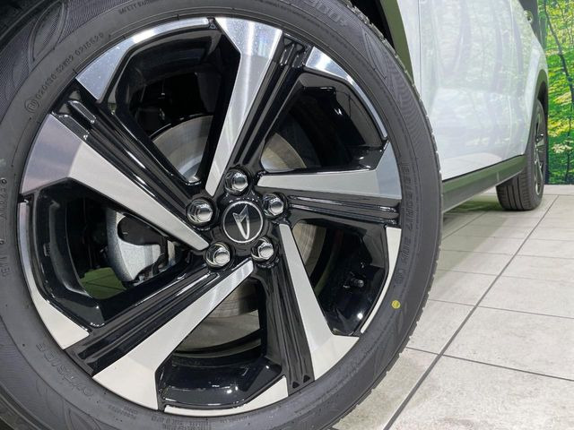 �y����17�C���`�A���~�z�C�[���z�O�ςɃ}�b�`���������A���~�z�C�[���𑕒����Ă���܂��B�e��ЊO�A���~�z�C�[����A�X�^�b�h���X�^�C�����戵�����Ă���܂��B���񂲑��k����������