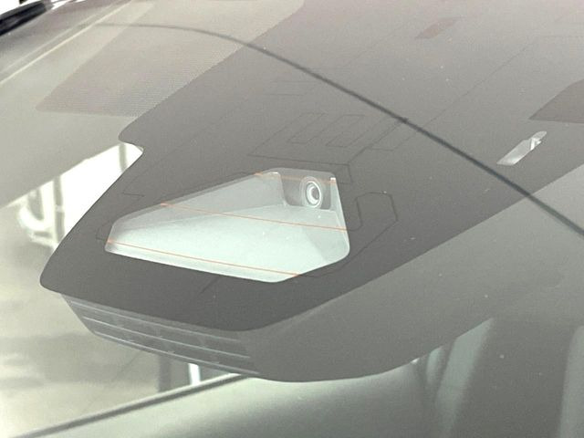 �y�g���^�Z�[�t�e�B�Z���X�z���s���ɑO���̎ԗ�����F�����A�Փ˂������Ȏ��͌x��ƃu���[�L�ŏՓˉ���Ɣ�Q�y�����A�V�X�g�B�����S�Ƀh���C�u�����y���݂��������܂��B