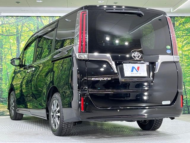 ☆全国のネクステージからお取り寄せが可能※!遠方の店舗に展示してあるクルマが気になる場合も、最寄りの店舗でご覧いただくことが可能です!是非私たちに要望をお聞かせください!※別途費用