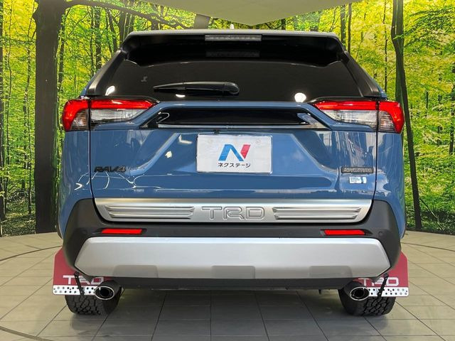 安心の最長10年・走行無制限保証(有償)をご用意。保証内容も充実はもちろん、無料点検&オイル交換や、年中無休の全国・24時間ロードサービスも付帯されておりますのでご安心下さい。