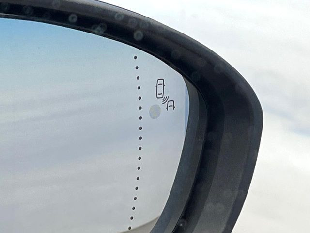 ���u���C���h�A�V�X�g�Z���T�[:���p����̎Ԃ����m���A�h���C�o�[���Ԑ��ύX���s���ۂɁA�x�����Ƌ��ɒ��ӂ𑣂��Ă������S�x���@�\�ł�!