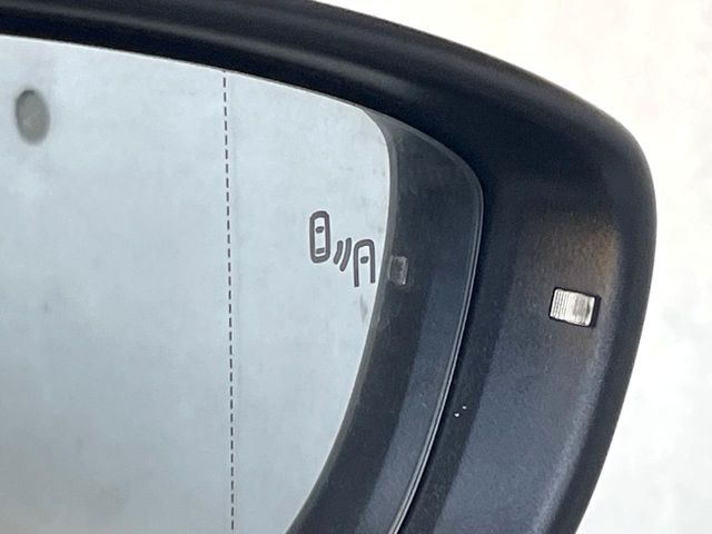 ���u���C���h�A�V�X�g�Z���T�[:���p����̎Ԃ����m���A�h���C�o�[���Ԑ��ύX���s���ۂɁA�x�����Ƌ��ɒ��ӂ𑣂��Ă������S�x���@�\�ł�!