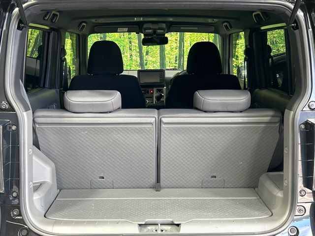 ���i�̂���������ʋ΁A���}���ɏ\���ȉ׎��X�y�[�X���m�ۂ��Ă���܂��B�Z�J���h�V�[�g��|���ƁA�傫�ȉו��̐ύڂ��\�ł���