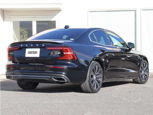 �G���W���I�C���̓t�����X��MOTUL(���`���[��)���g�p���Ă��܂��B�V���{���{�e���f���ɓK������قȂ�S�x�̃I�C�������p�ӂ��Ă��܂��B