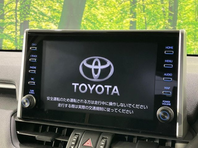 �y8�C���` �f�B�X�v���C�I�[�f�B�I�z���ʂ̃f�B�X�v���C��AppleCarPlay��AndroidAuto�����p�\�B�傫�ȉ�ʂŃX�}�z�i�r�A�v���������p���������܂���