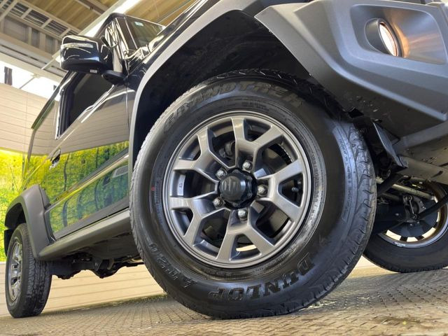 �y����15�C���`�A���~�z�C�[���z�O�ςɃ}�b�`���������A���~�z�C�[���𑕒����Ă���܂��B�e��ЊO�A���~�z�C�[����A�X�^�b�h���X�^�C�����戵�����Ă���܂��B���񂲑��k����������