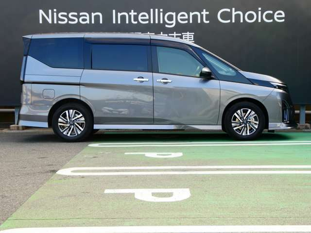 セレナ1.4 e-POWER ハイウェイスターV