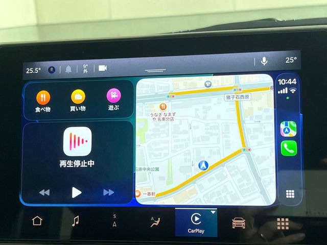 ��Apple Car Play:�X�}�z�Ƃ̗L���ڑ��ŁA�i�r�E�I�[�f�B�I�Đ��ȂǃX�}�z�̃A�v���@�\����ʂł��g����֗��@�\�ł�!