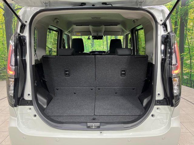 ���i�̂���������ʋ΁A���}���ɏ\���ȉ׎��X�y�[�X���m�ۂ��Ă���܂��B�Z�J���h�V�[�g��|���ƁA�傫�ȉו��̐ύڂ��\�ł���