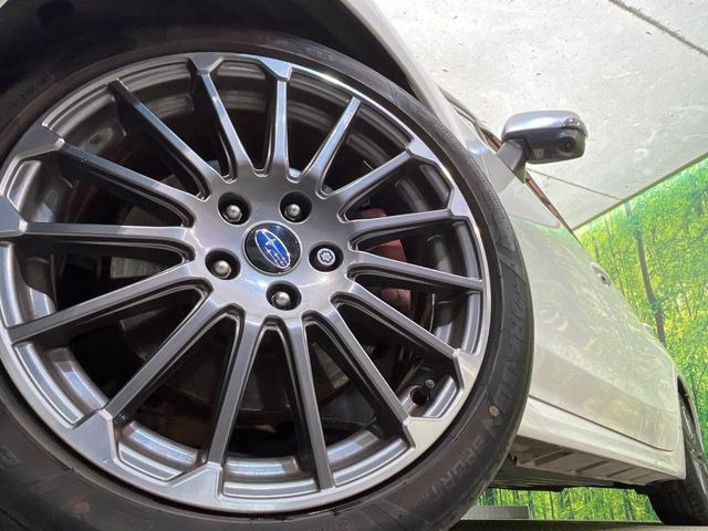 �y����18�C���`�A���~�z�C�[���z�O�ςɃ}�b�`���������A���~�z�C�[���𑕒����Ă���܂��B�e��ЊO�A���~�z�C�[����A�X�^�b�h���X�^�C�����戵�����Ă���܂��B���񂲑��k����������