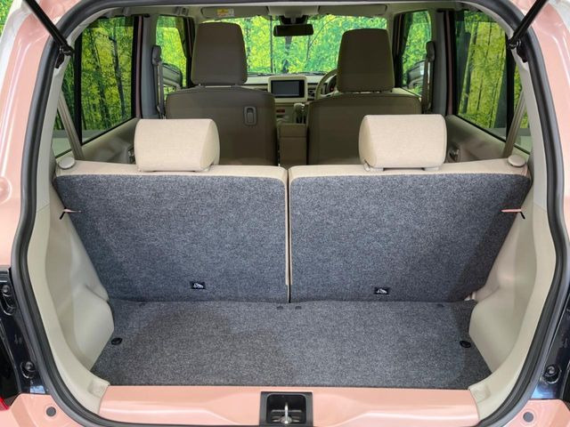 ���i�̂���������ʋ΁A���}���ɏ\���ȉ׎��X�y�[�X���m�ۂ��Ă���܂��B�Z�J���h�V�[�g��|���ƁA�傫�ȉו��̐ύڂ��\�ł���