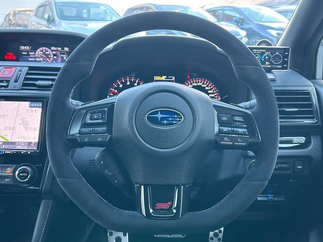 �y�X�G�[�h�X�e�A�����O�z����ɂ����f�ނ��̗p����A�O���b�v���\�ɗD�ꂽ�X�e�A�����O�ł��B�n���h�����O���̑��쐫�����サ�A���S�E���S�ȑ��s�ɍv�����܂��B���������ӂ�錩���ڂ������ł��ˁ�