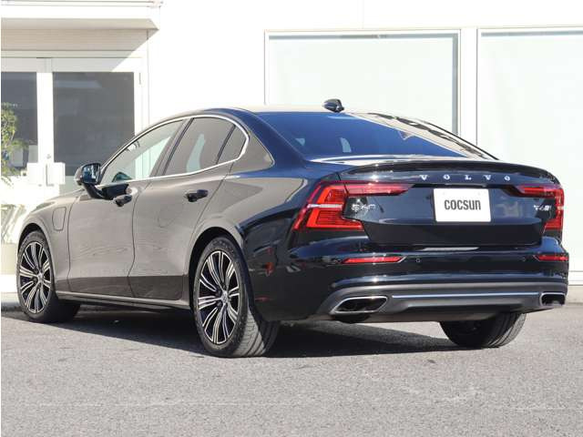 �V�i�����o�b�e���[�̓h�C�c��VARTA(�o���^)���g�p���܂��B���B�Ԃ̏����i�ɍ̗p����鍂�i���o�b�e���[�ł��B